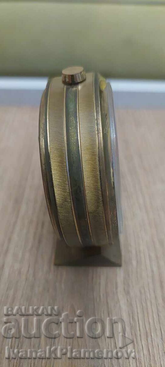 Δημοπρασία Μηχανικό επιτραπέζιο ρολόι Δημοπρασία Μηχανικό επιτραπέζιο ρολόι