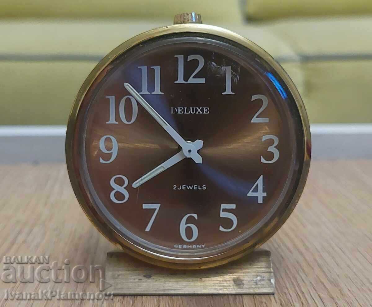 Μηχανικό επιτραπέζιο ρολόι Μηχανικό επιτραπέζιο ρολόι