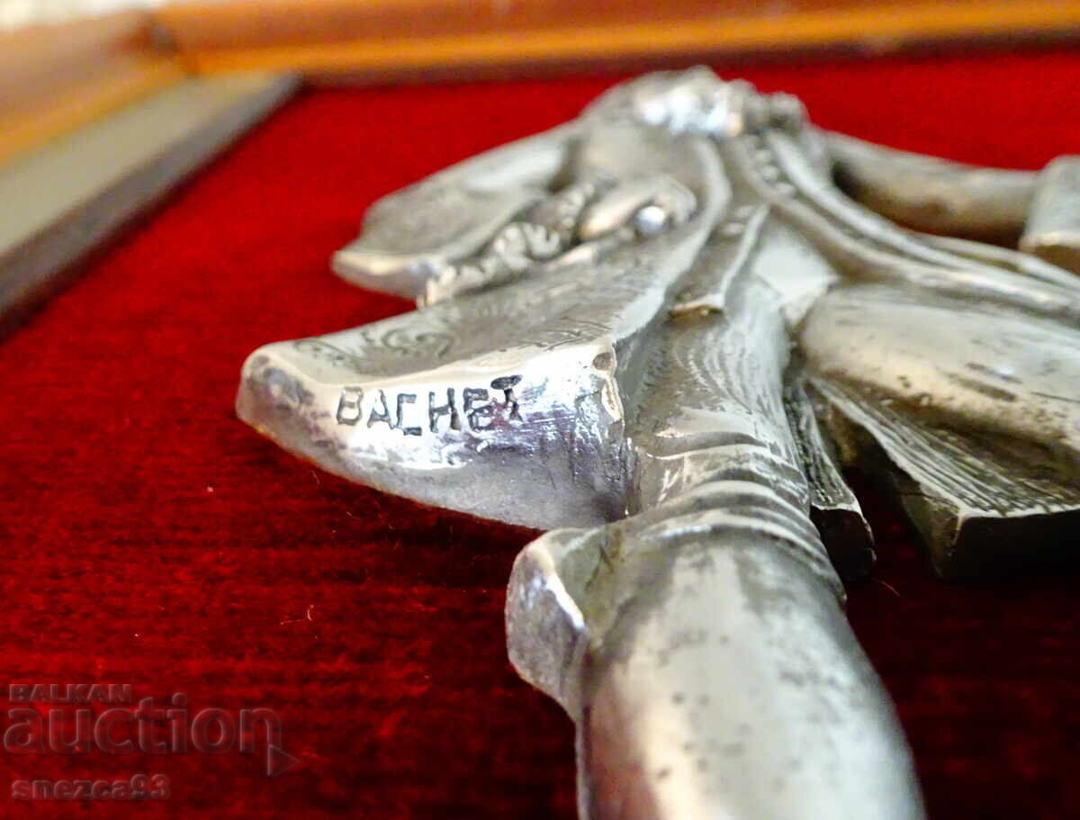 French painting, tin panel with a Prince figure by Bachet. with price 69.00 BGN | € 35.28 French painting, tin panel with a Prince figure by Bachet. with price 69.00 BGN | € 35.28