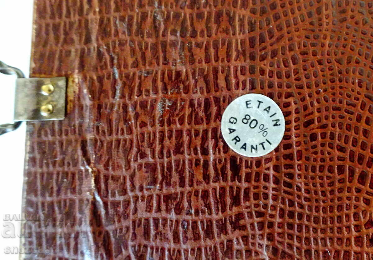 Delivery of French painting, tin panel with a Prince figure by Bachet. Delivery of French painting, tin panel with a Prince figure by Bachet.