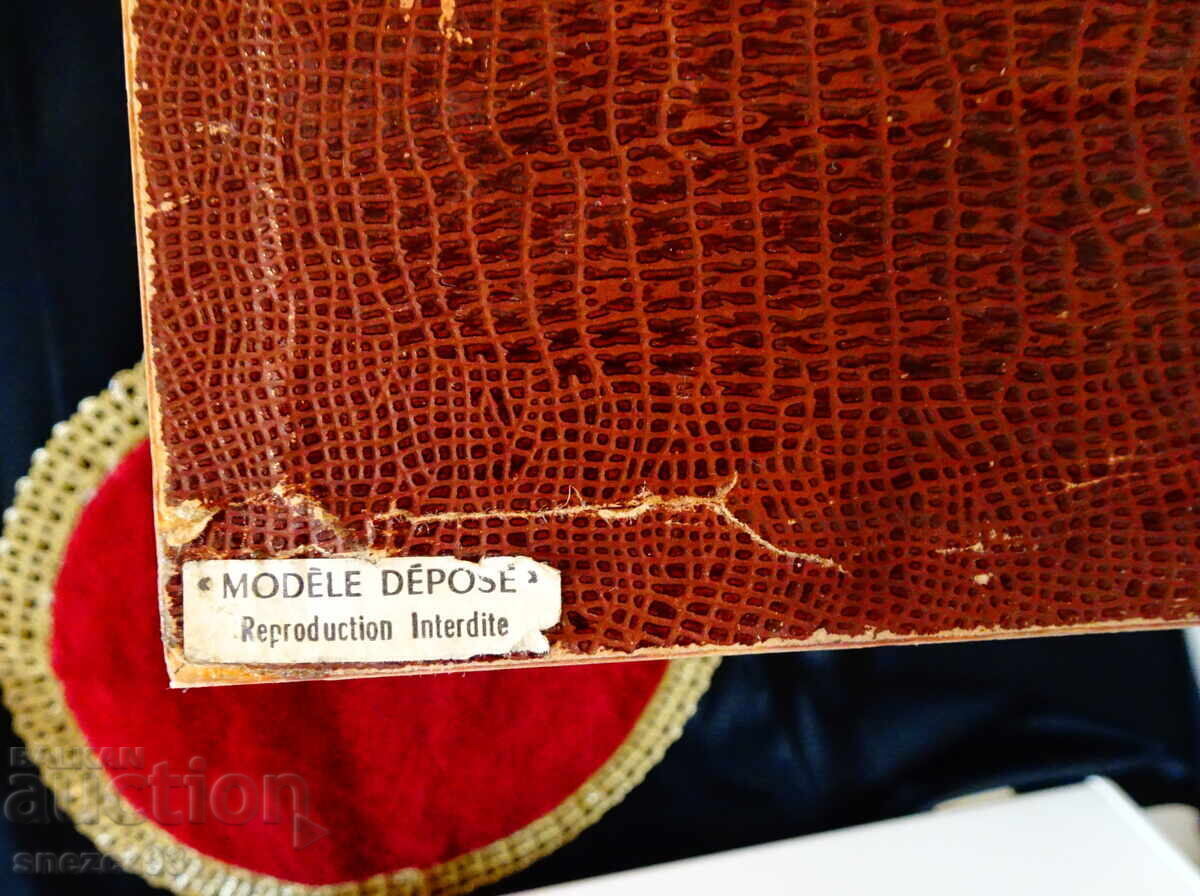 French painting, tin panel with a Prince figure by Bachet. - 5 French painting, tin panel with a Prince figure by Bachet. - 5