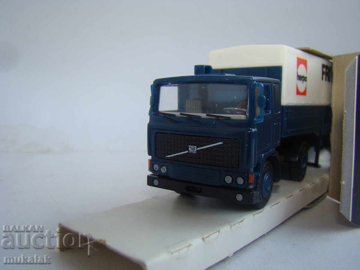 Delivery of HERPA H0 1/87 VOLVO TRUCK MODEL TIRE TOY Delivery of HERPA H0 1/87 VOLVO TRUCK MODEL TIRE TOY