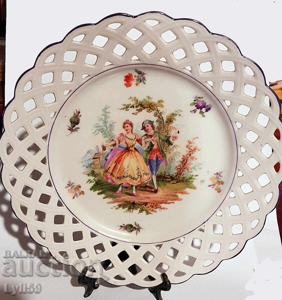 Decorative plate for display case made of openwork porcelain Schumann