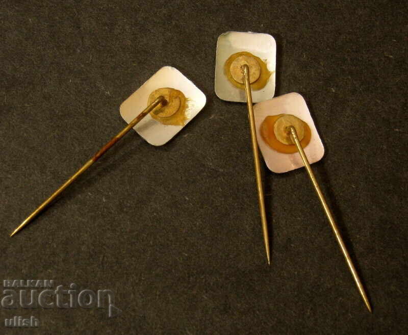 Badge logo 7 old badge pin 3 pieces with price 6.00 BGN | € 3.07 Badge logo 7 old badge pin 3 pieces with price 6.00 BGN | € 3.07