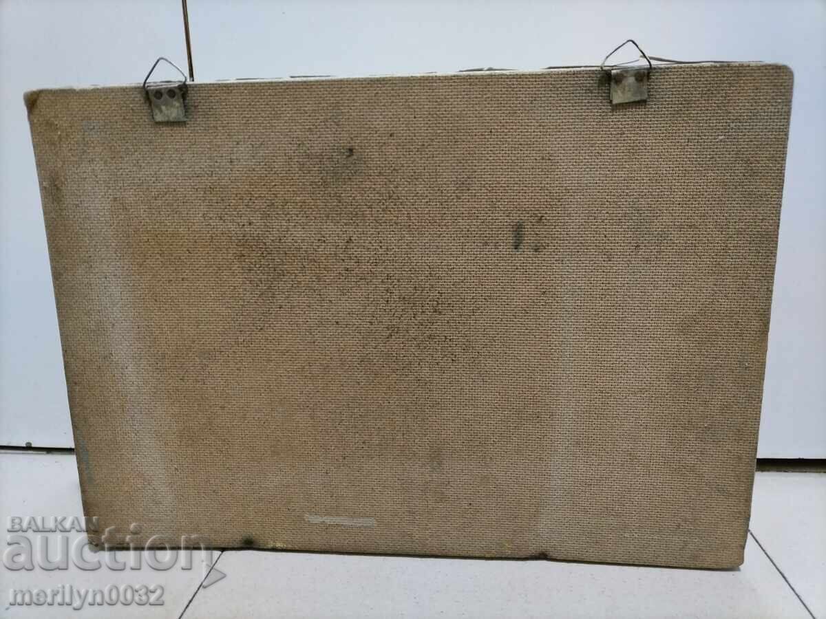 Old first aid box with price 44.00 BGN | € 22.50 Old first aid box with price 44.00 BGN | € 22.50