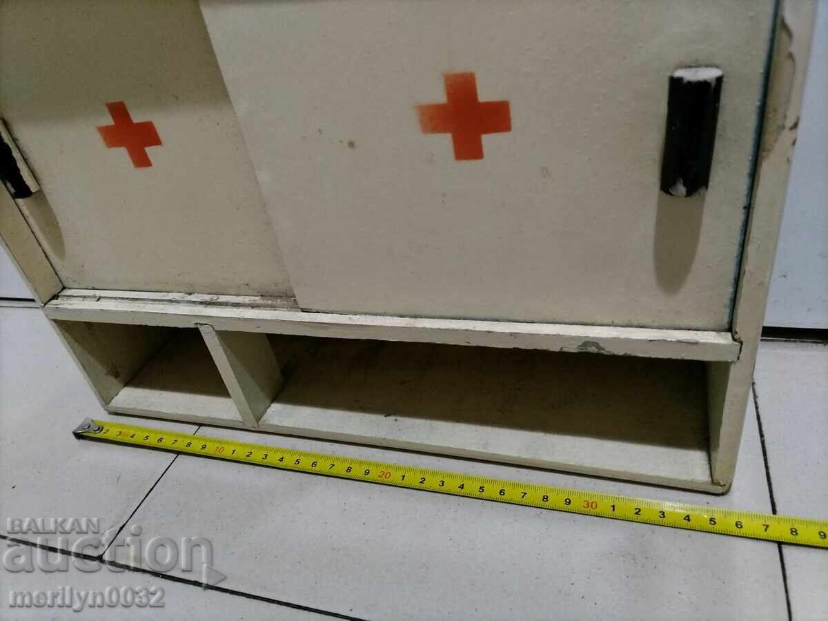 Old first aid box - 5 Old first aid box - 5