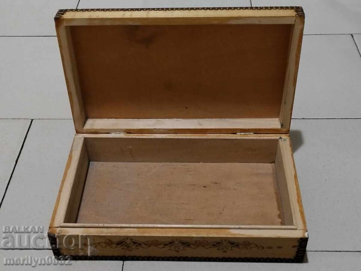 Auction Box for barber accessories, BNA, NRB Auction Box for barber accessories, BNA, NRB