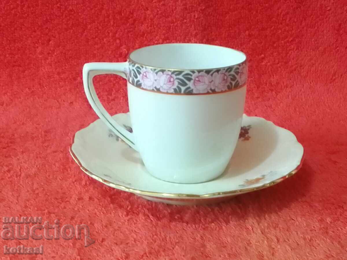 Παλιό διπλό σετ πορσελάνης με σήμανση Γερμανίας με τιμή 15.50 BGN | € 7.93 Παλιό διπλό σετ πορσελάνης με σήμανση Γερμανίας με τιμή 15.50 BGN | € 7.93