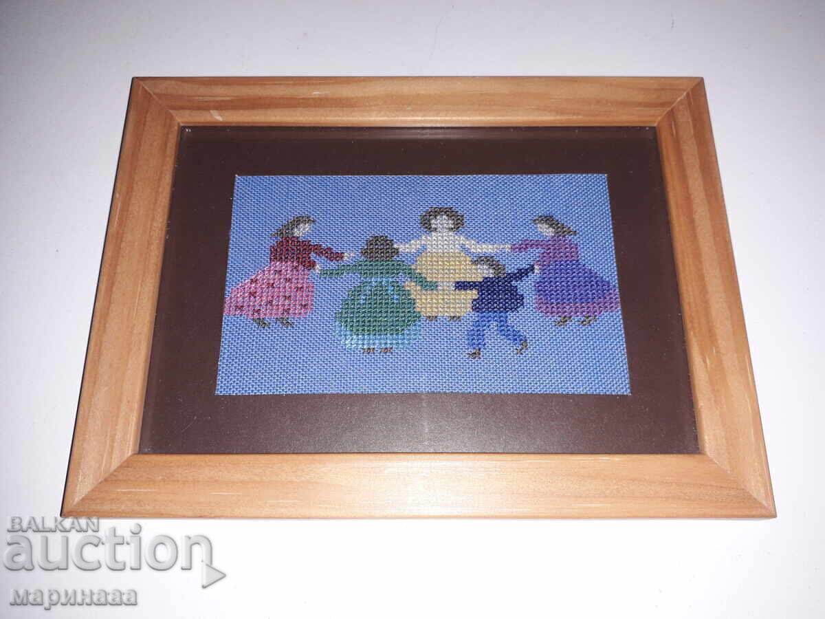 PANOU CU BRODERIE cu preț 5.00 BGN | € 2.56 PANOU CU BRODERIE cu preț 5.00 BGN | € 2.56