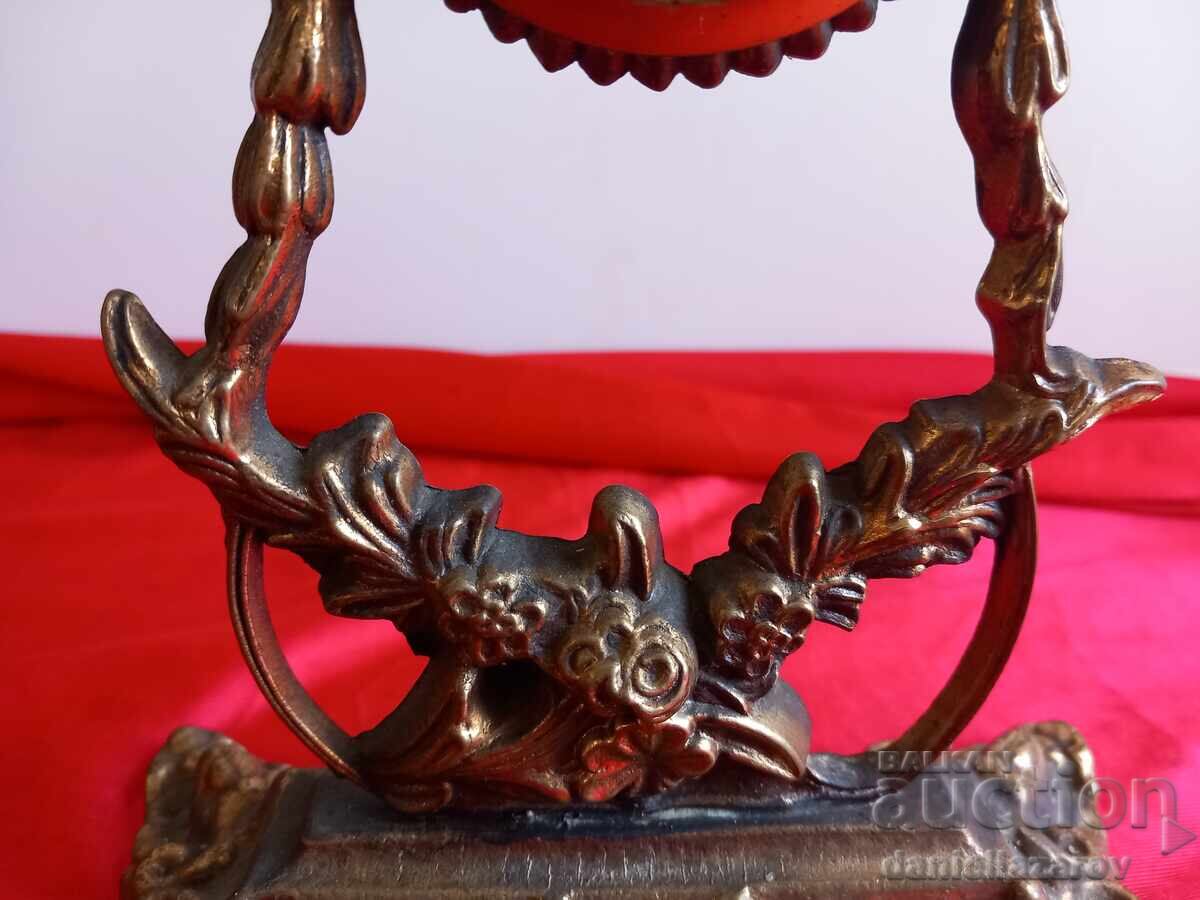 Licitație Ceas vechi de masă din bronz baroc Licitație Ceas vechi de masă din bronz baroc