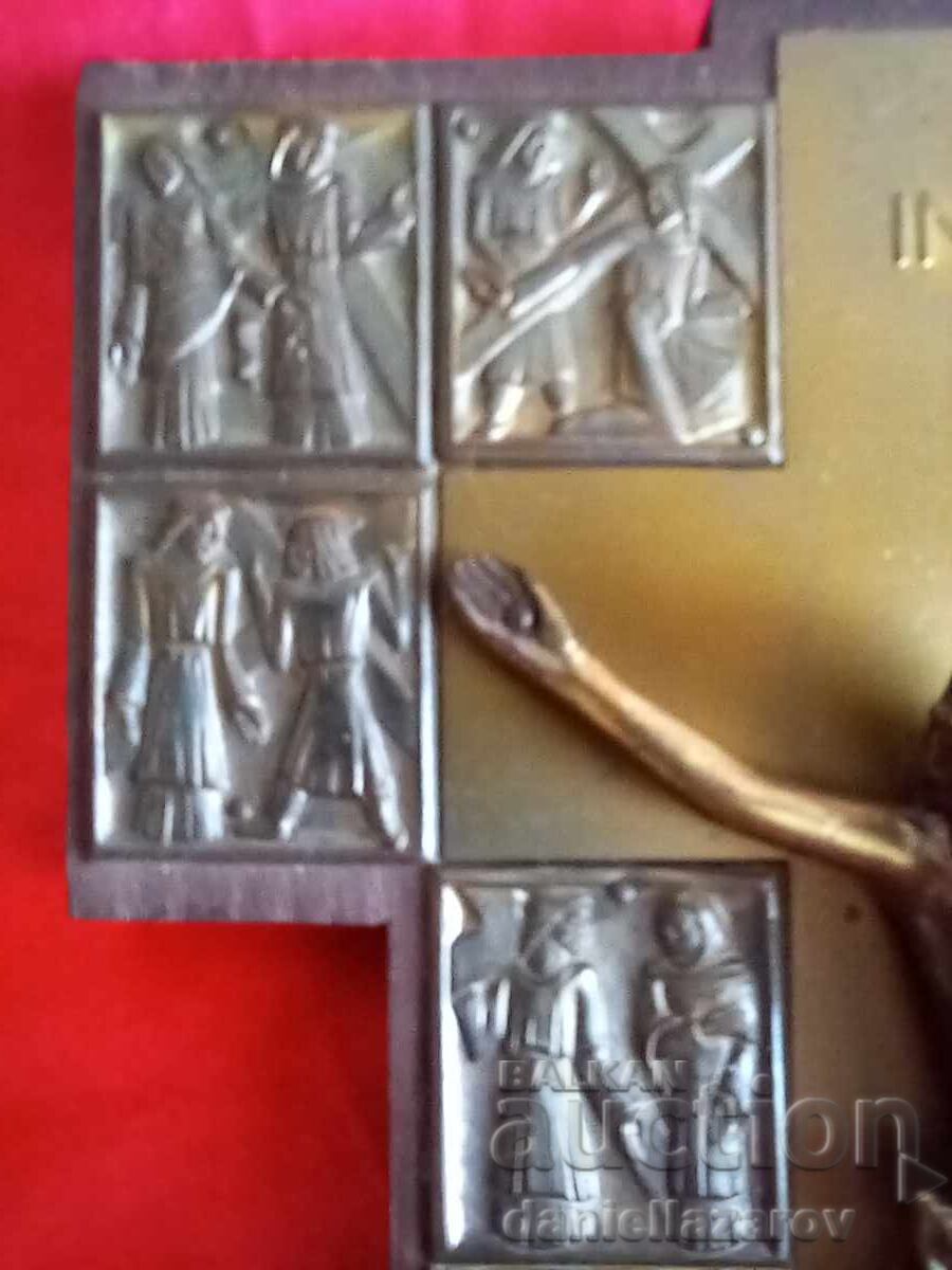 Auction Old Cross, Crucifixion, Incandescent Light, Religious Scenes Auction Old Cross, Crucifixion, Incandescent Light, Religious Scenes