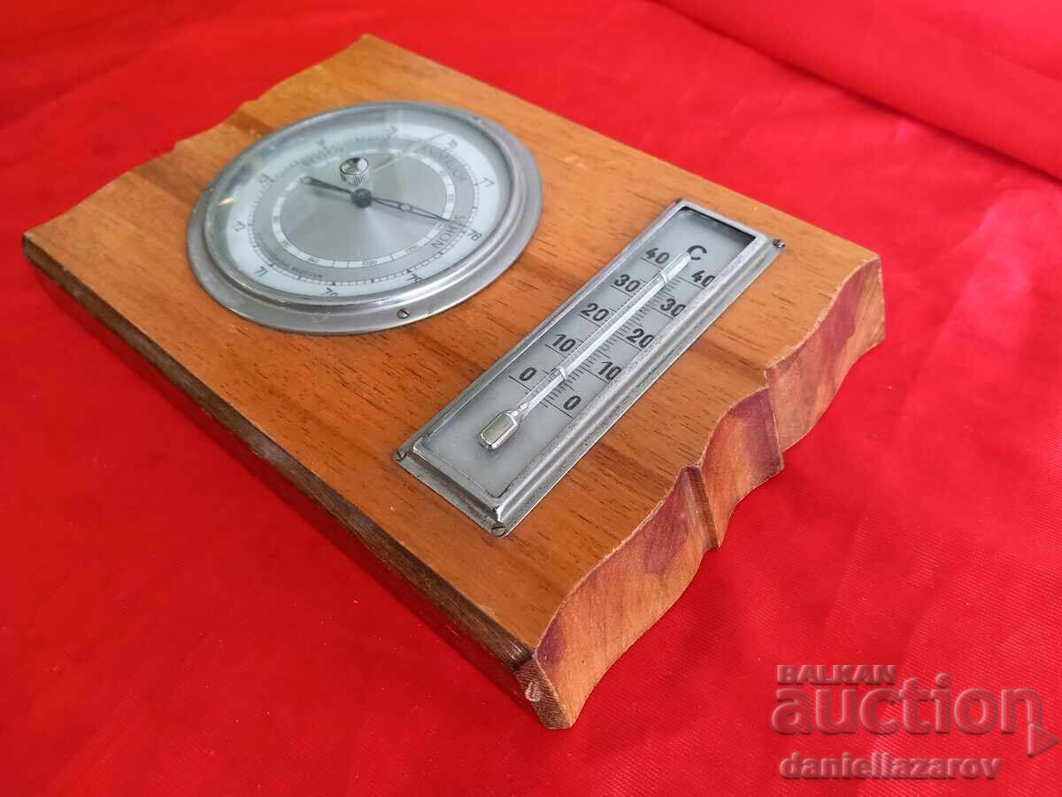 Σπάνιο παλιό βαρόμετρο με θερμόμετρο με τιμή 55.00 BGN | € 28.12