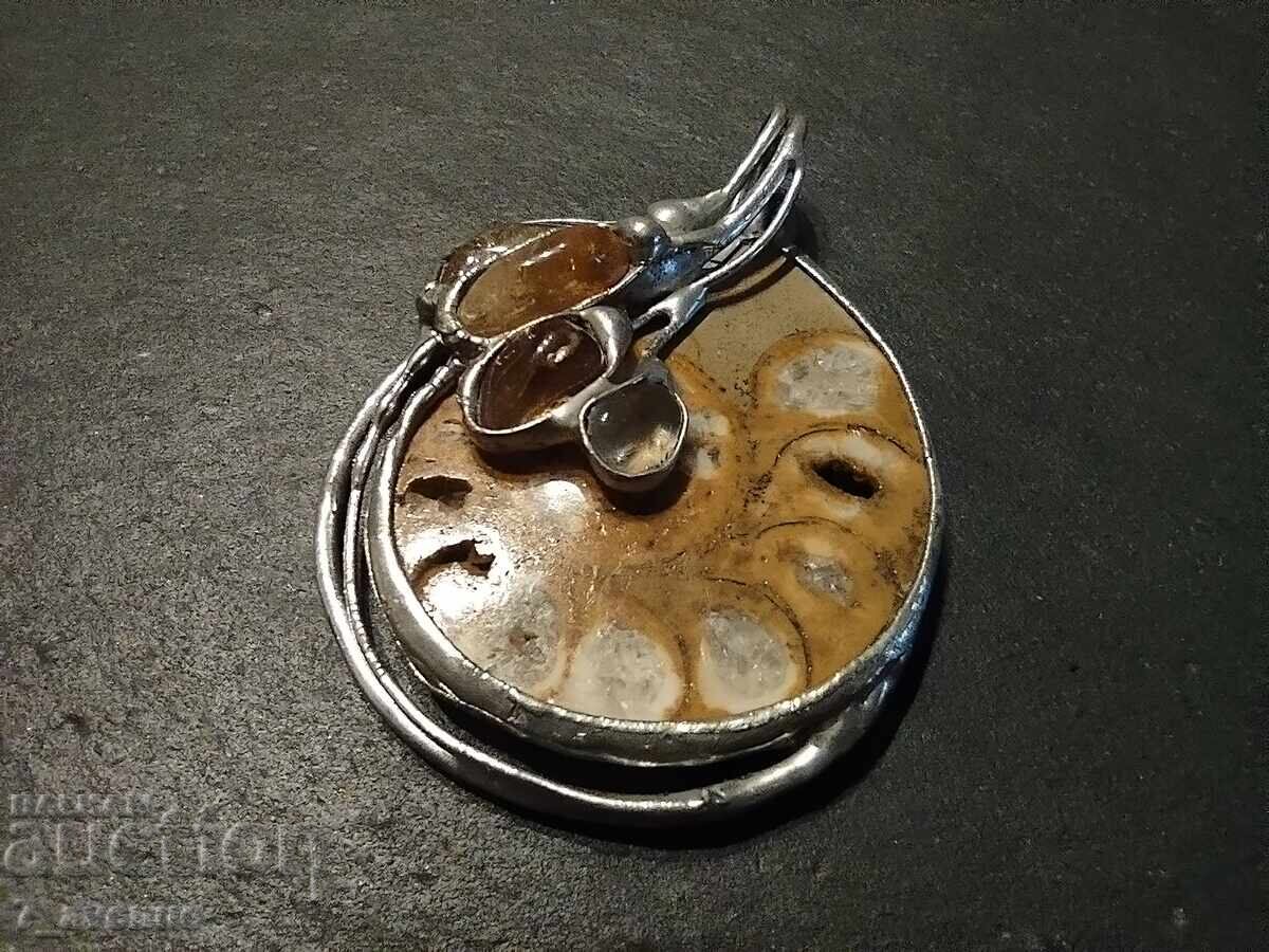 Auction Medallion, old, original, large, with amber 22.12.24 Auction Medallion, old, original, large, with amber 22.12.24