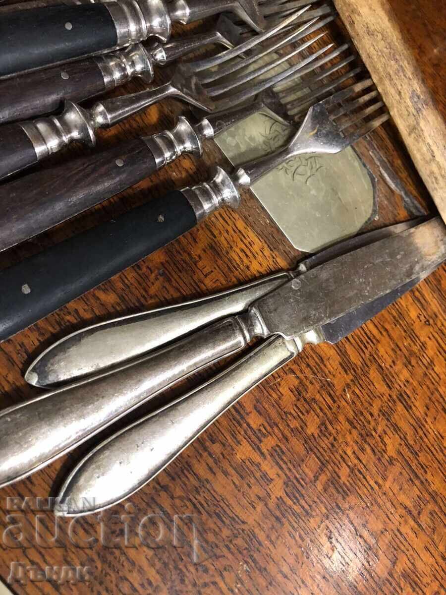 Auction OLD ANTIQUE SPOONS FORKS KNIVES Auction OLD ANTIQUE SPOONS FORKS KNIVES