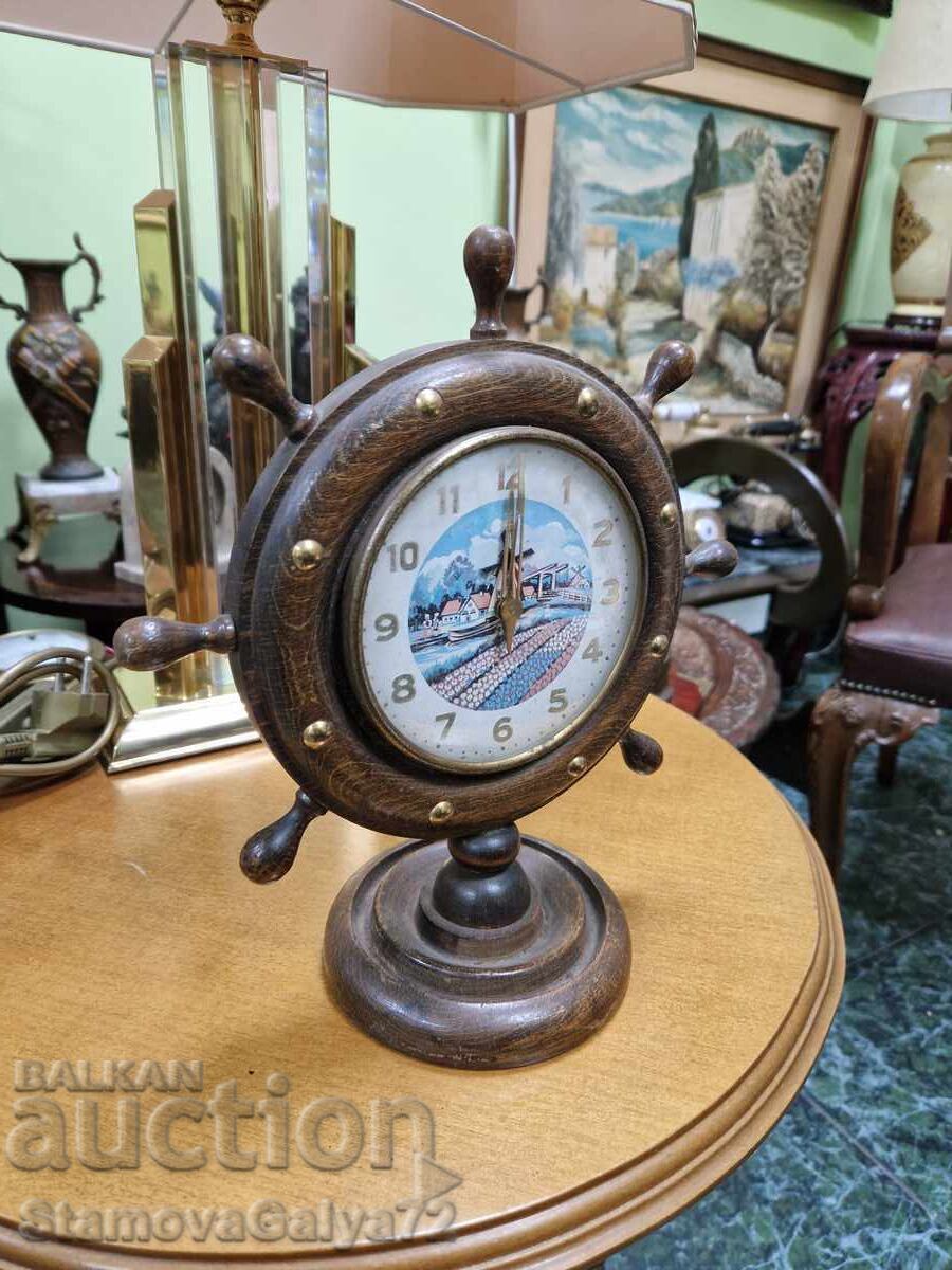 Delivery of Beautiful antique mechanical table clock Delivery of Beautiful antique mechanical table clock