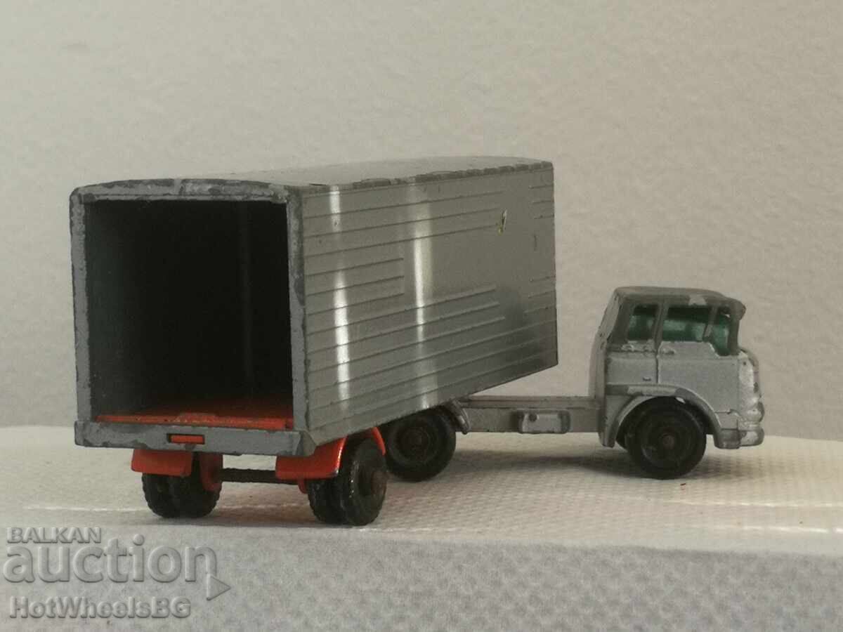 Delivery of Matchbox LESNEY -Major Pack-NoM2B Bedford Truck & Freightmas Delivery of Matchbox LESNEY -Major Pack-NoM2B Bedford Truck & Freightmas