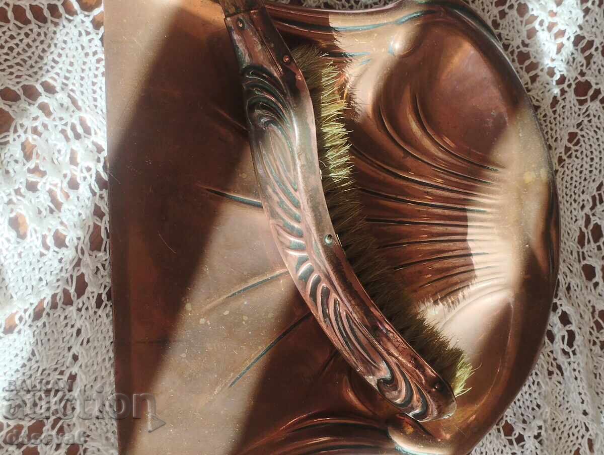 Table cleaning spatula and brush set with price 30.00 BGN | € 15.34 Table cleaning spatula and brush set with price 30.00 BGN | € 15.34