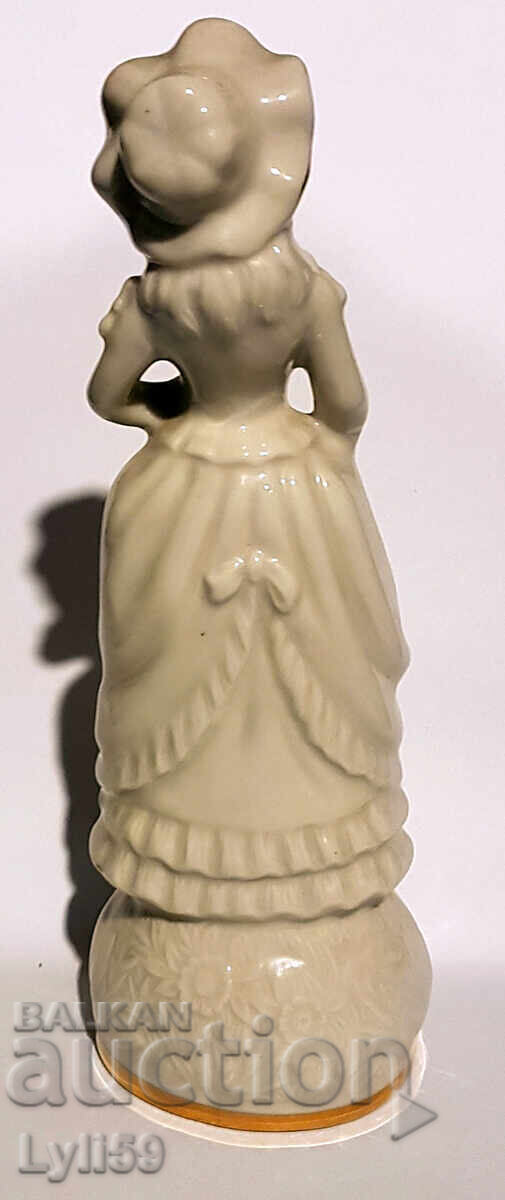 Porcelain figurine "Girl" - ZUMAS Germany with price 90.00 BGN | € 46.02 Porcelain figurine "Girl" - ZUMAS Germany with price 90.00 BGN | € 46.02