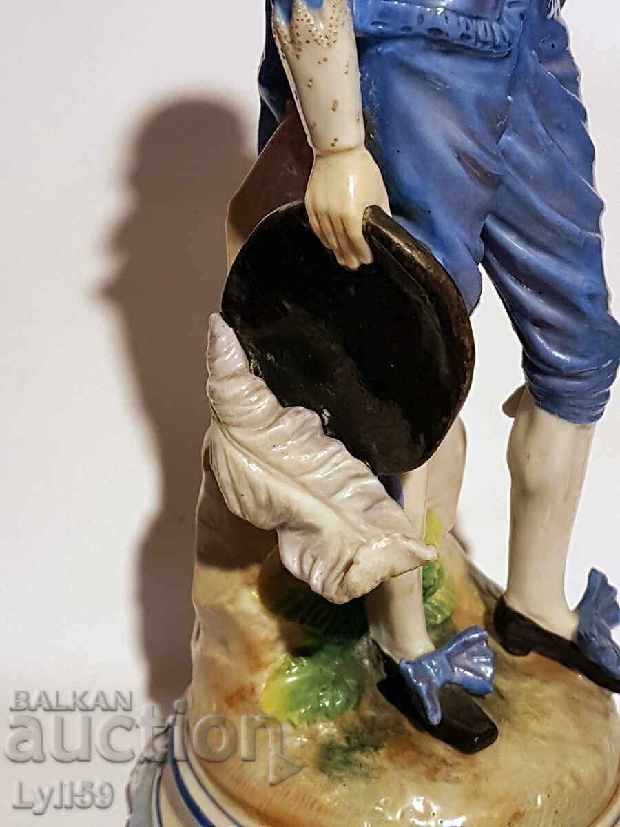 Delivery of Porcelain figurine "The Blue Boy" - England Delivery of Porcelain figurine "The Blue Boy" - England