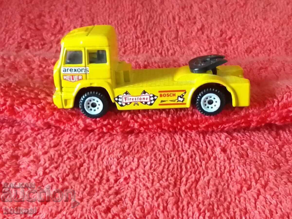 Стара металена кола siku IVECO Germany с цена € 2.00 | 3.91 лв. Стара металена кола siku IVECO Germany с цена € 2.00 | 3.91 лв.