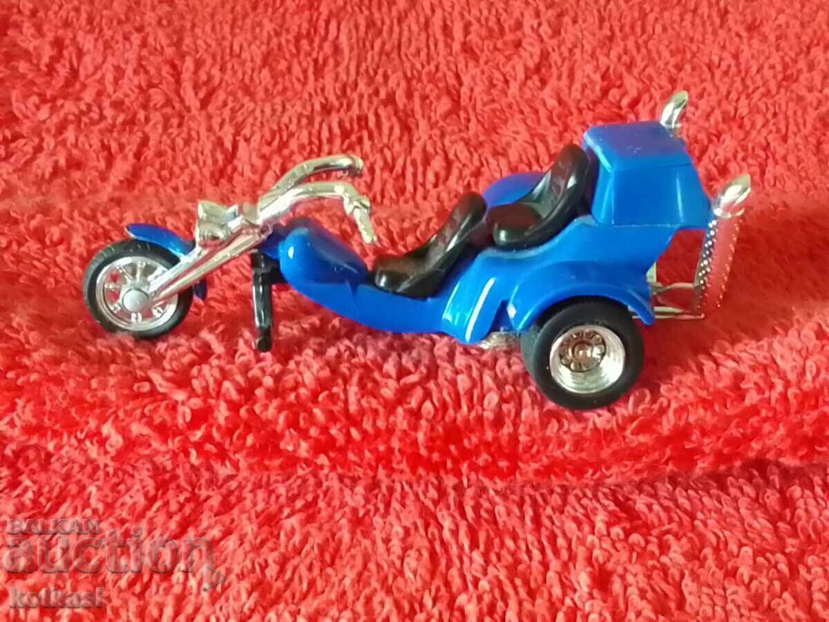 Παλιό τρίκυκλο μοτέρ ελικόπτερο siku Γερμανία με τιμή 21.50 BGN | € 10.99 Παλιό τρίκυκλο μοτέρ ελικόπτερο siku Γερμανία με τιμή 21.50 BGN | € 10.99