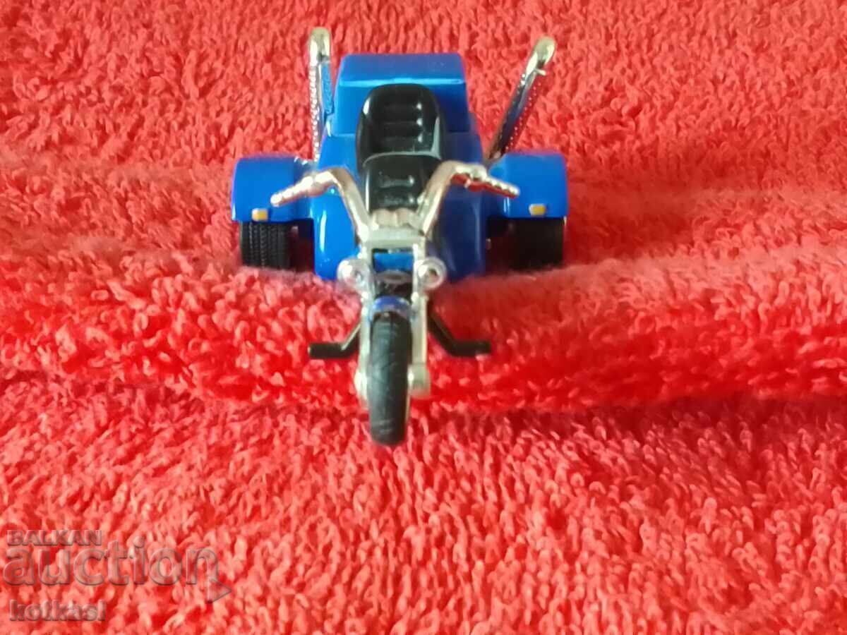 Аукцион Стара триколка мотор чопър siku Germany