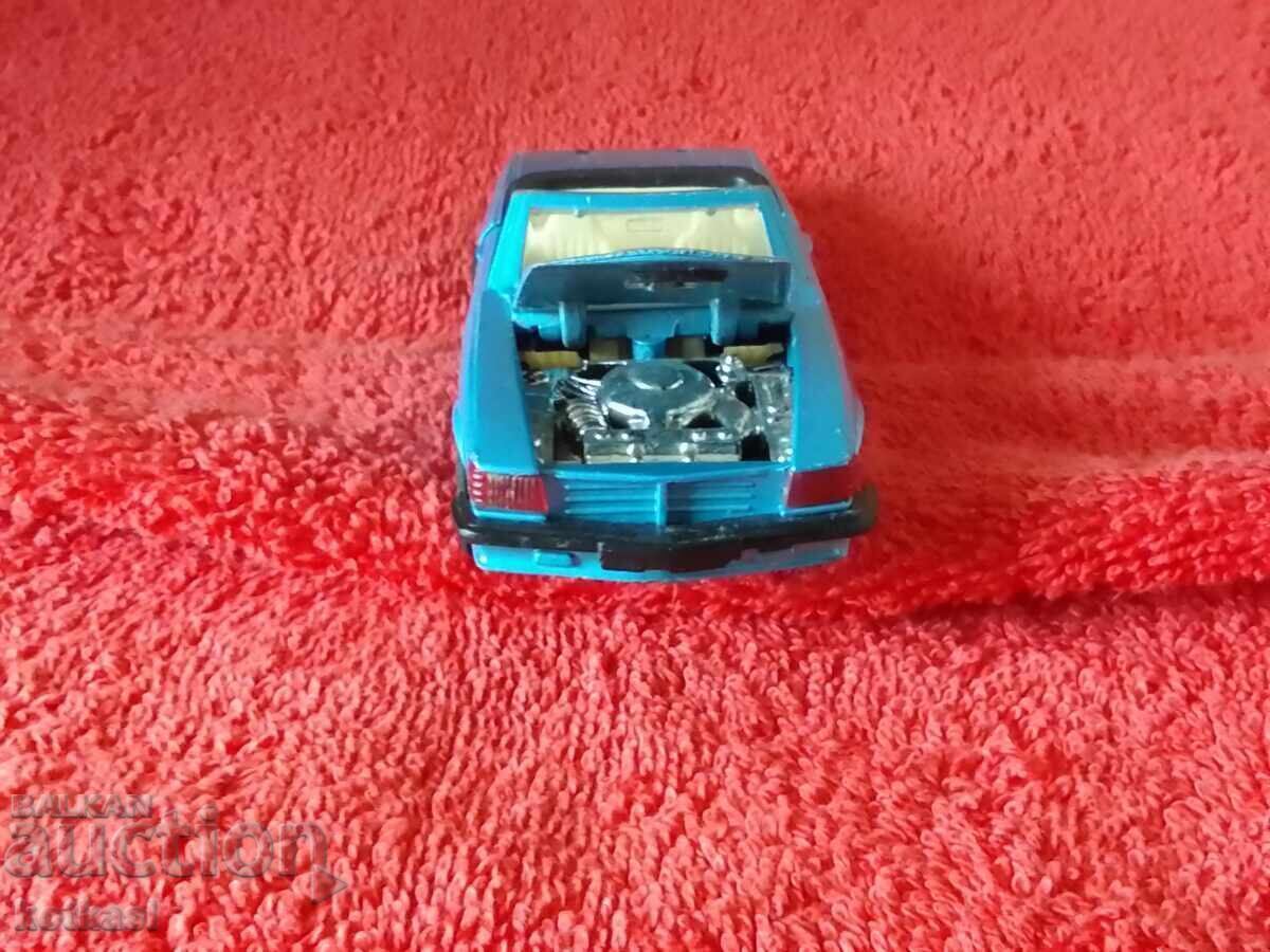 Auction Old metal model of a convertible car SS915-6 China Auction Old metal model of a convertible car SS915-6 China