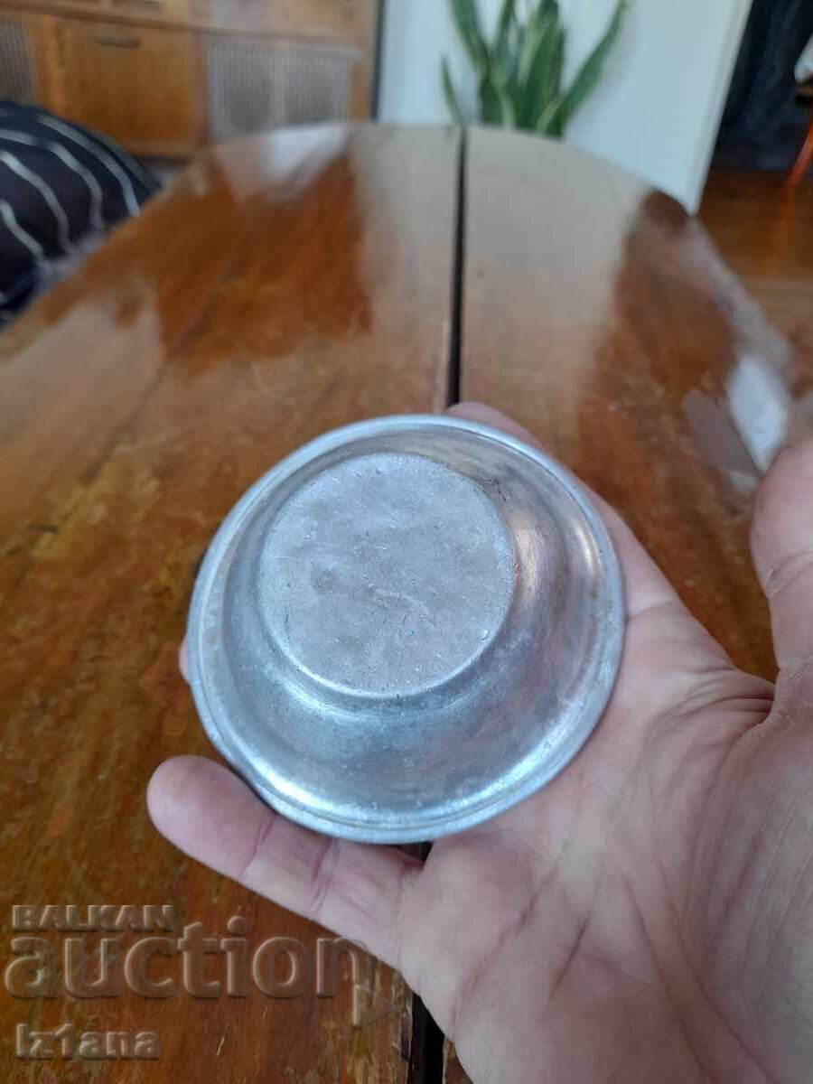 Delivery of Old shaving basin