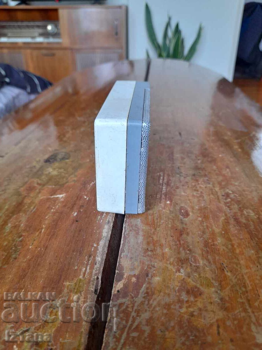 Old radio, Yunost radio receiver with price 50.00 BGN | € 25.56 Old radio, Yunost radio receiver with price 50.00 BGN | € 25.56