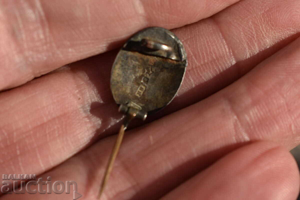 Delivery of Old silver badge Delivery of Old silver badge