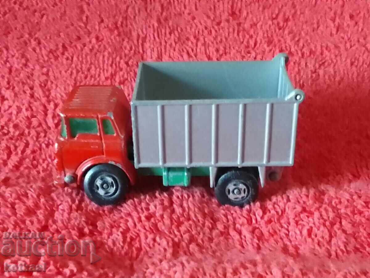 Old model MATCHBOX ENGLAND LESNEY TIPPER TRUCK 1970 with price 35.50 BGN | € 18.15