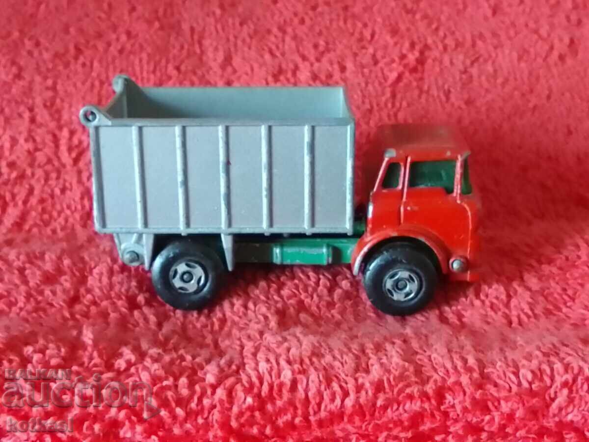Delivery of Old model MATCHBOX ENGLAND LESNEY TIPPER TRUCK 1970