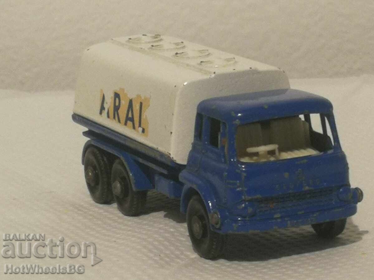 Delivery of Matchbox LESNEY - 25C Bedford Tanker "ARAL" 1964 Delivery of Matchbox LESNEY - 25C Bedford Tanker "ARAL" 1964