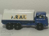 Matchbox LESNEY - 25C Bedford Tanker "ARAL" 1964