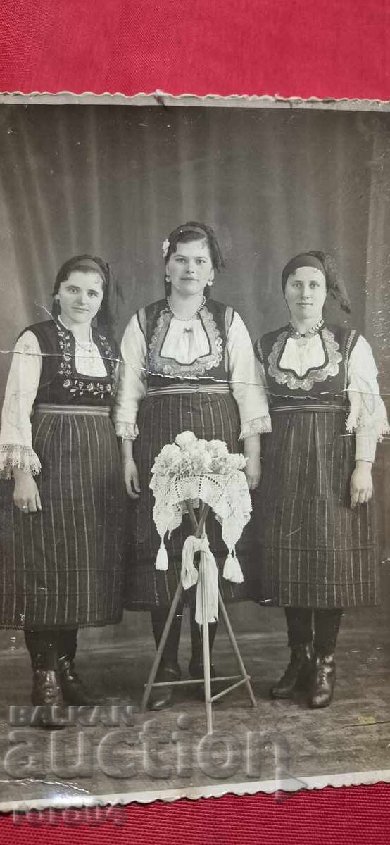 ΚΟΣΤΟΥΜΙΑ - ΣΟΦΙΑ με τιμή 22.50 BGN | € 11.50 ΚΟΣΤΟΥΜΙΑ - ΣΟΦΙΑ με τιμή 22.50 BGN | € 11.50