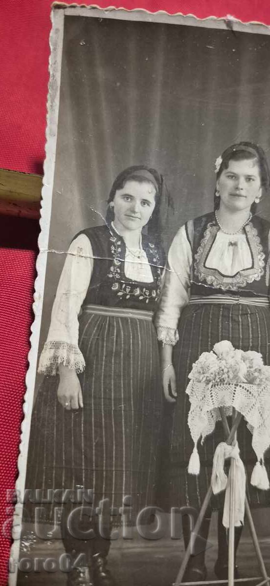 Παράδοση ΚΟΣΤΟΥΜΙΑ - ΣΟΦΙΑ Παράδοση ΚΟΣΤΟΥΜΙΑ - ΣΟΦΙΑ