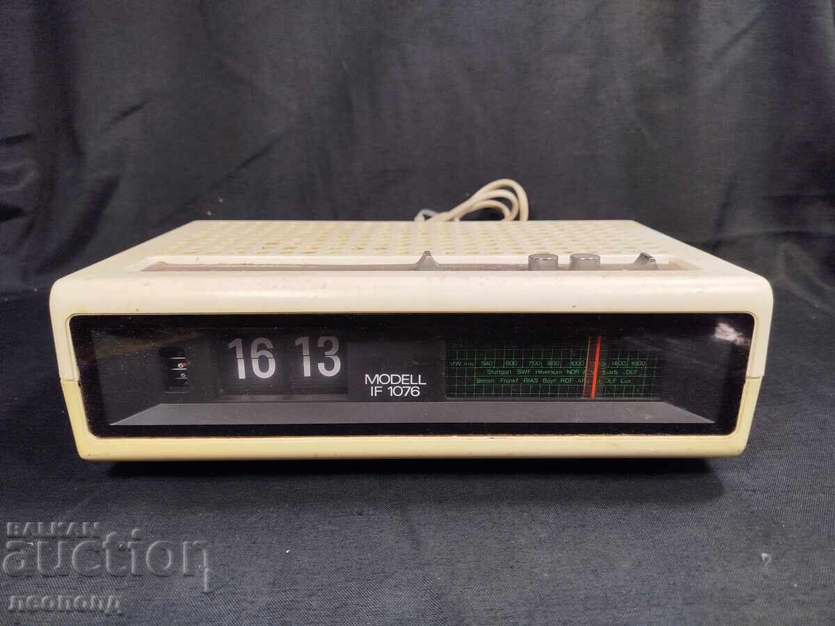 BZC VECHI RETRO TRANZISTOR CLOCK RADIO INTERFUNK