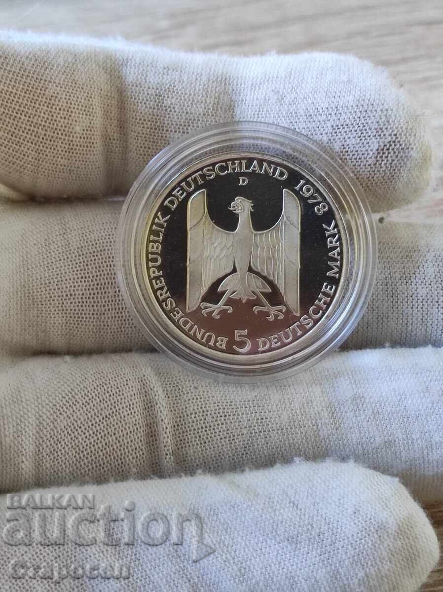 5 timbre 1978 Germania (RFG) "Gustav Stresemann" cu preț € 25.00 | 48.90 BGN 5 timbre 1978 Germania (RFG) "Gustav Stresemann" cu preț € 25.00 | 48.90 BGN