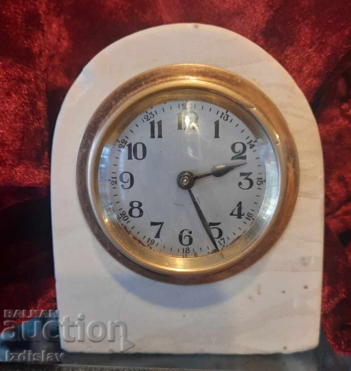 Working marble table clock from the 1930s Working marble table clock from the 1930s