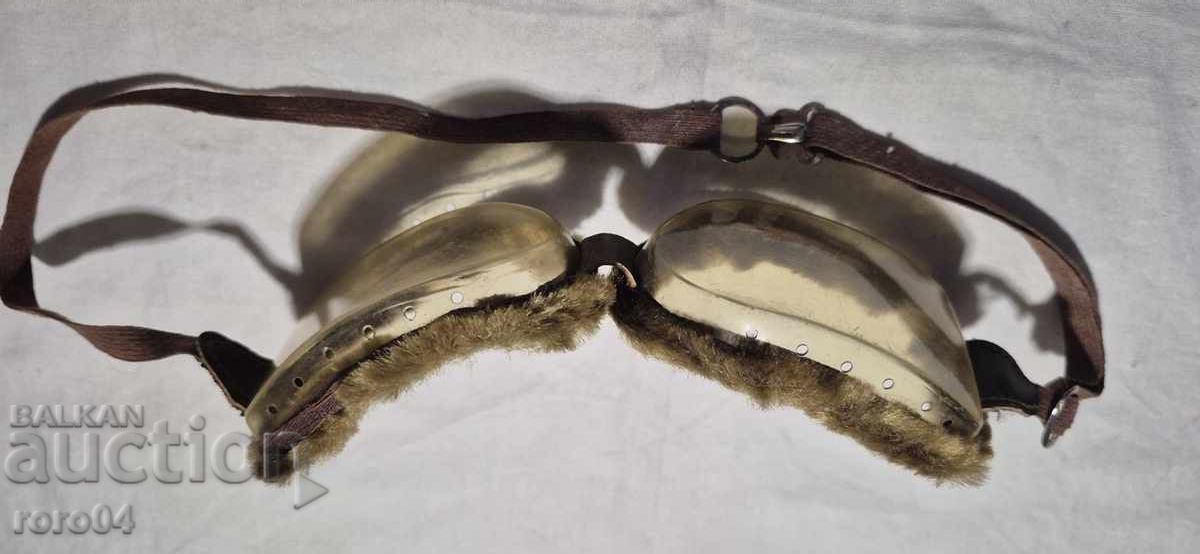 GLASSES - RETRO - MOTORCYCLE - AIRPLANE - PILOT with price 40.50 BGN | € 20.71 GLASSES - RETRO - MOTORCYCLE - AIRPLANE - PILOT with price 40.50 BGN | € 20.71