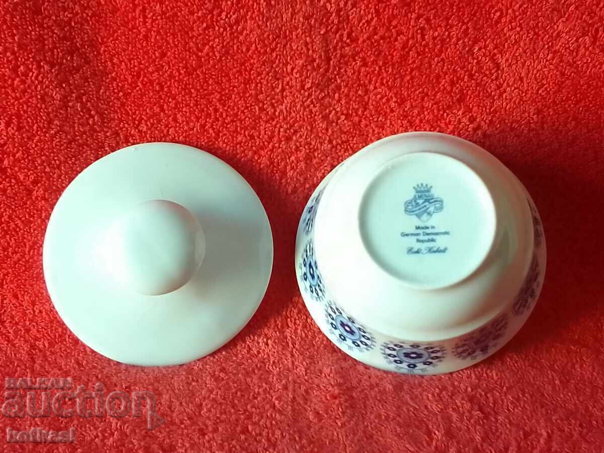 Livrarea Vechi vas din portelan vas pentru zahar Cobalt GDR JLMENAU GERMANIA Livrarea Vechi vas din portelan vas pentru zahar Cobalt GDR JLMENAU GERMANIA