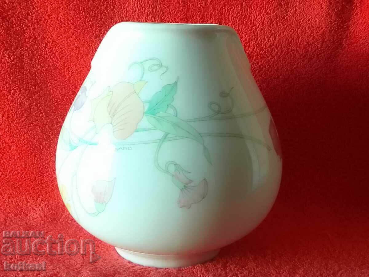 Old porcelain vase Hutschenreuther signed LEONARD PARIS