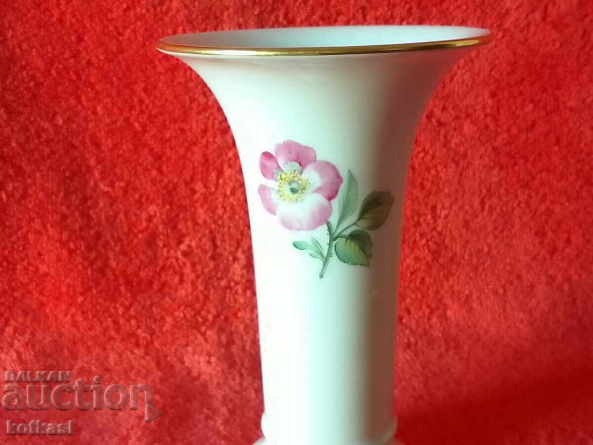 Old Porcelain Vase Royal Manufactory KPM Berlin with price 235.50 BGN | € 120.41 Old Porcelain Vase Royal Manufactory KPM Berlin with price 235.50 BGN | € 120.41