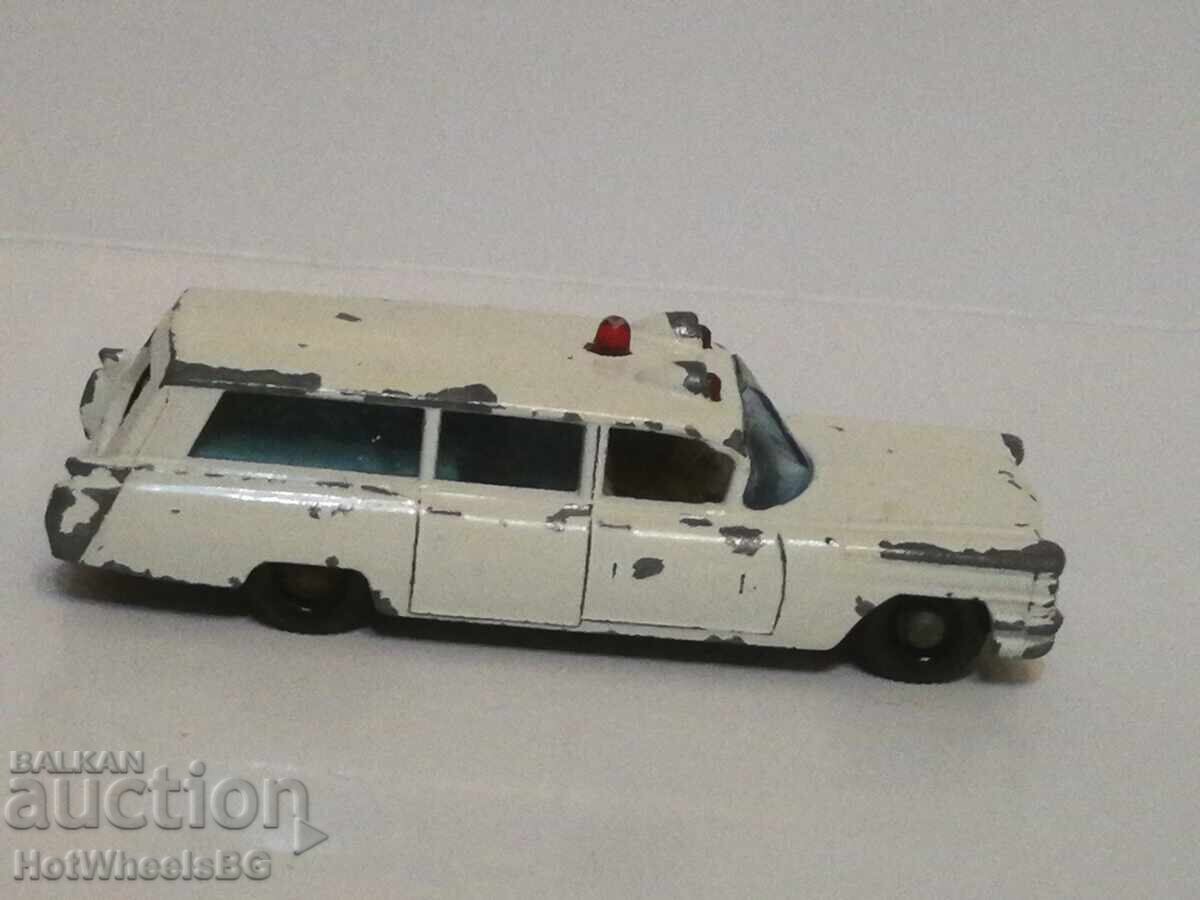 Matchbox LESNEY No 54B Cadillac Ambulance 1965- with price 10.00 BGN | € 5.11 Matchbox LESNEY No 54B Cadillac Ambulance 1965- with price 10.00 BGN | € 5.11