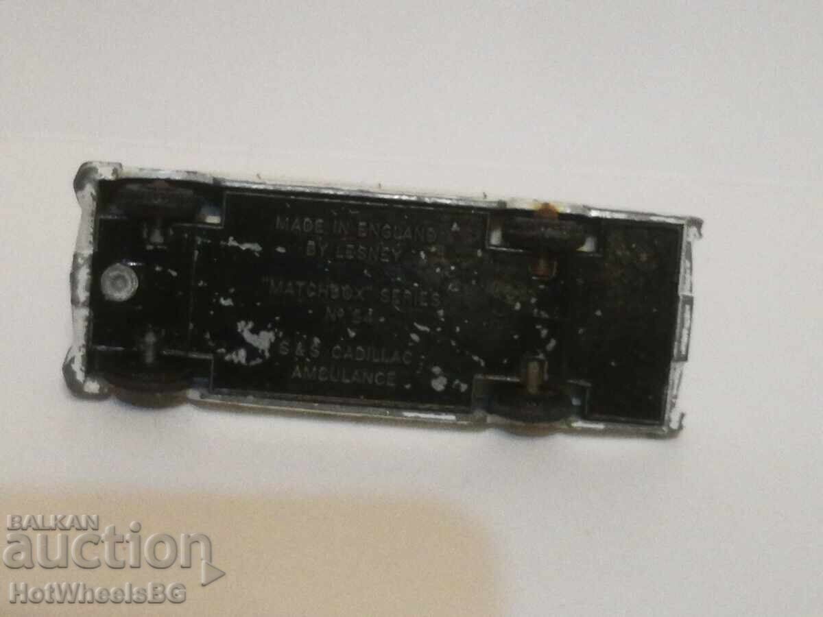Matchbox LESNEY No 54B Cadillac Ambulance 1965- - 6 Matchbox LESNEY No 54B Cadillac Ambulance 1965- - 6