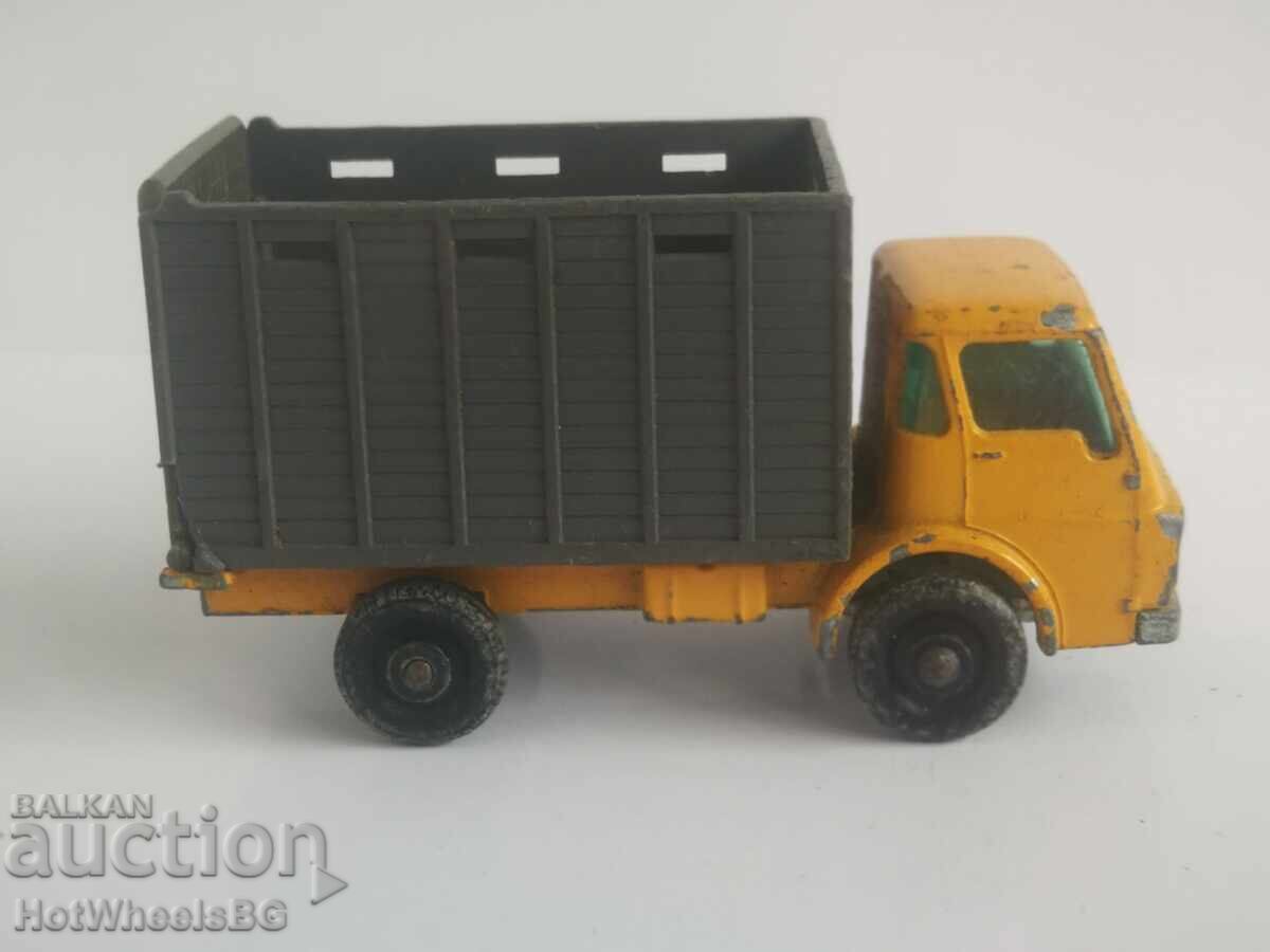 Matchbox LESNEY No 37C Cattle Truck 1966 with price 9.99 BGN | € 5.11 Matchbox LESNEY No 37C Cattle Truck 1966 with price 9.99 BGN | € 5.11
