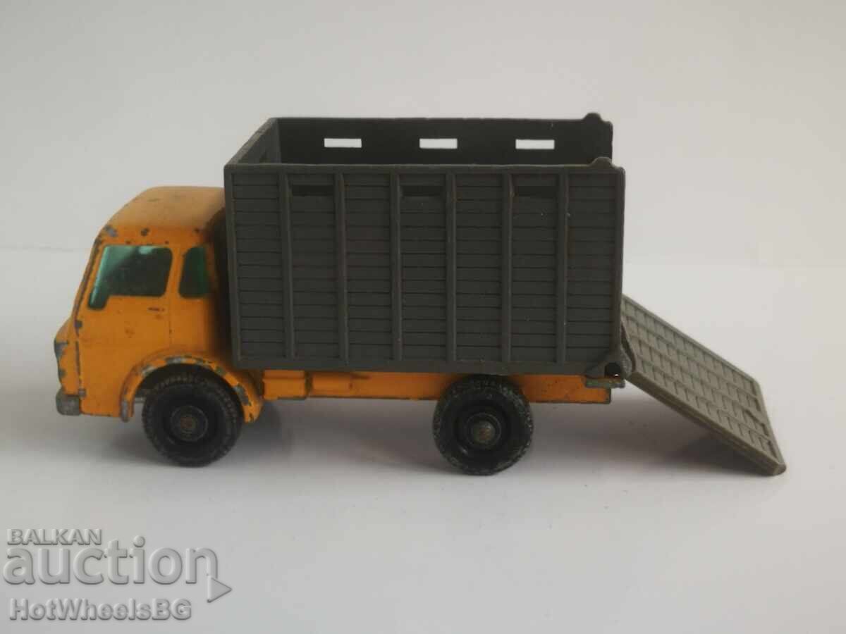 Auction Matchbox LESNEY No 37C Cattle Truck 1966 Auction Matchbox LESNEY No 37C Cattle Truck 1966