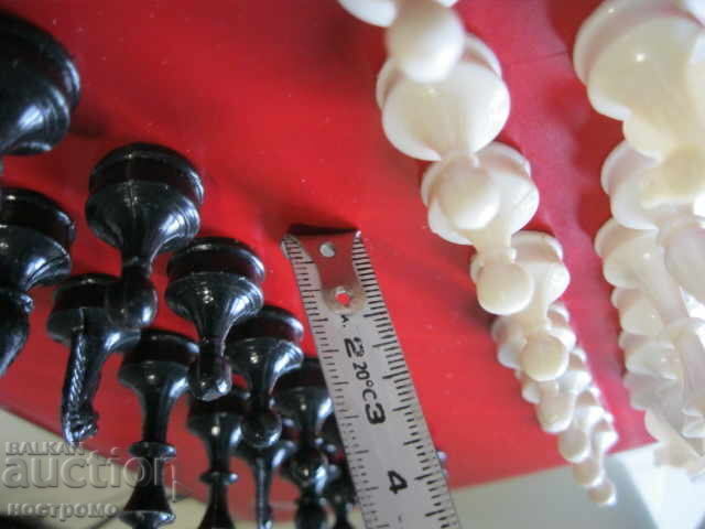 Auction  Chess pieces