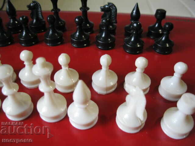 Delivery of Chess pieces