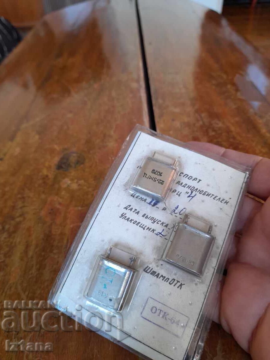 Auction Old set of amateur radio quartz Quartz 4 Auction Old set of amateur radio quartz Quartz 4